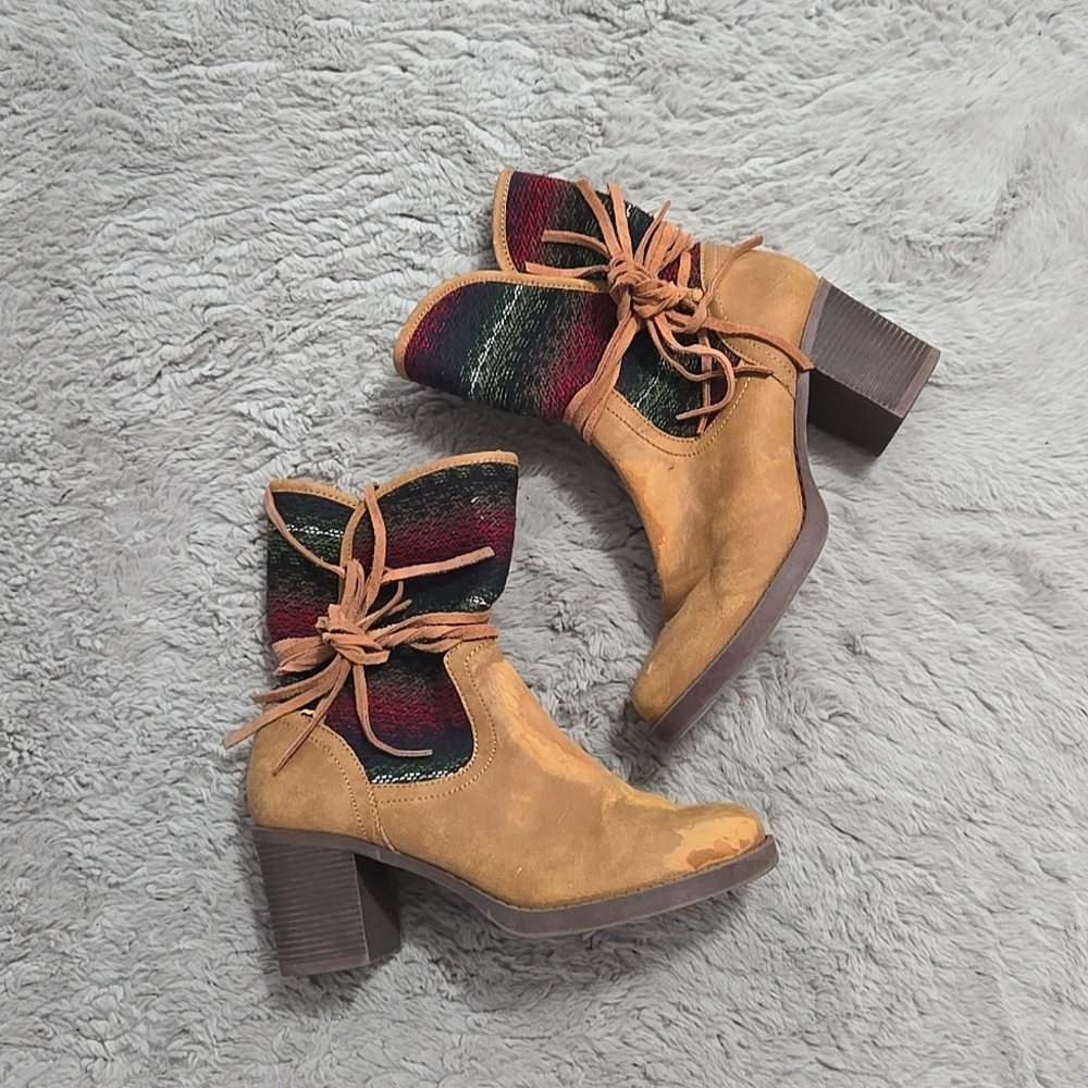 Sugar western boho tassels ankle heeled boots size 7.5